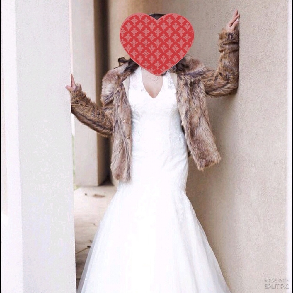 Size 8 Beautiful Wedding Dress/Veil/Underskirt